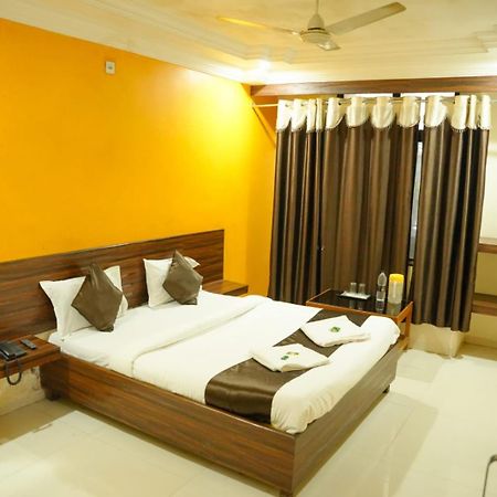Hotel Sachidanand เชอร์ดี ภายนอก รูปภาพ
