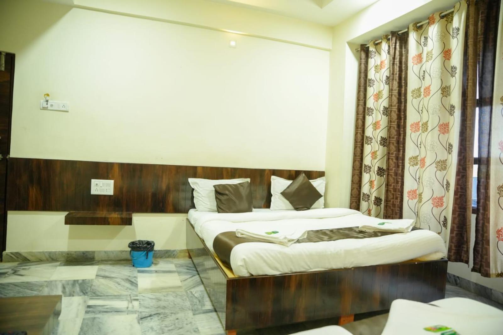 Hotel Sachidanand เชอร์ดี ภายนอก รูปภาพ