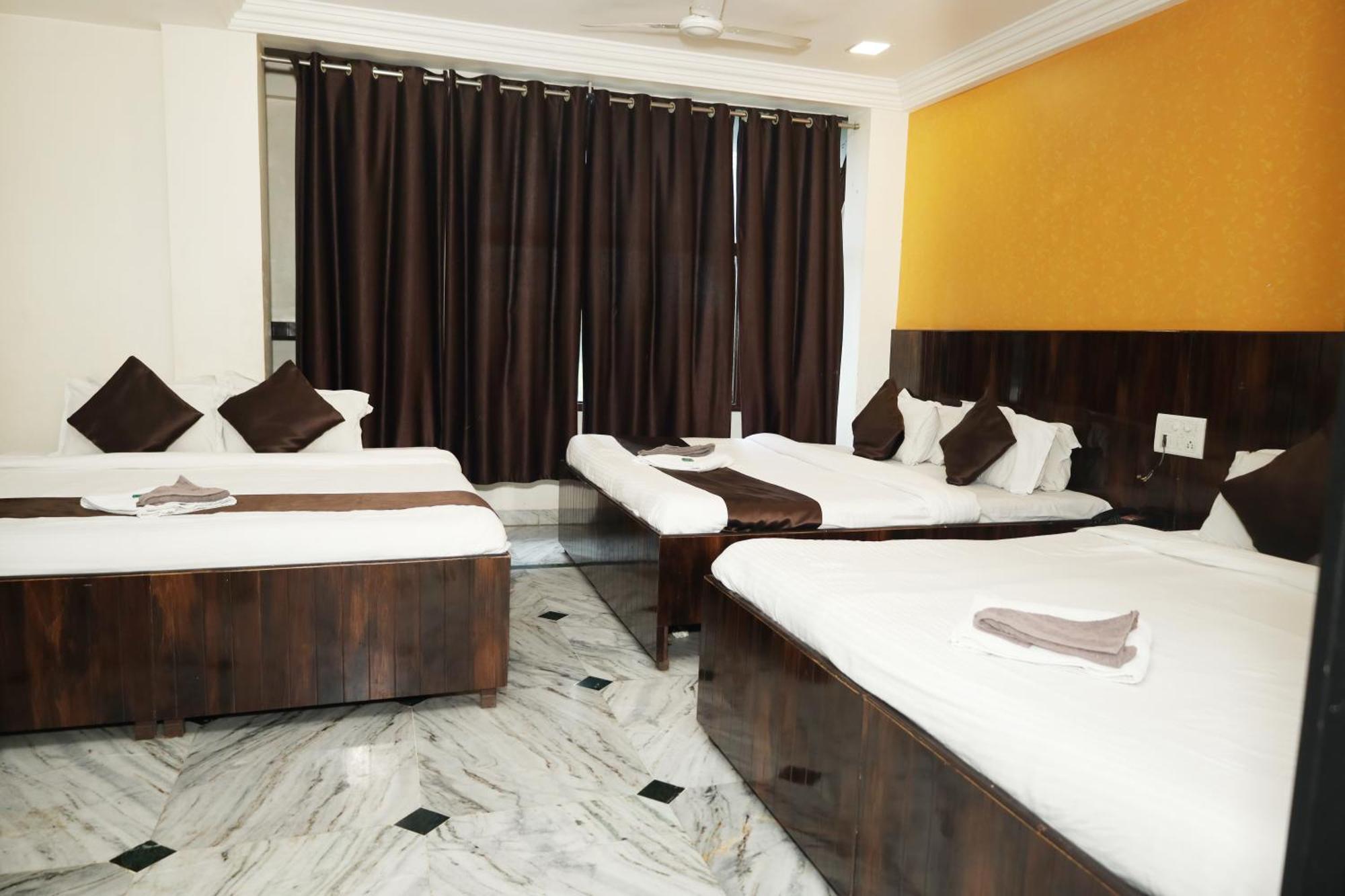 Hotel Sachidanand เชอร์ดี ภายนอก รูปภาพ