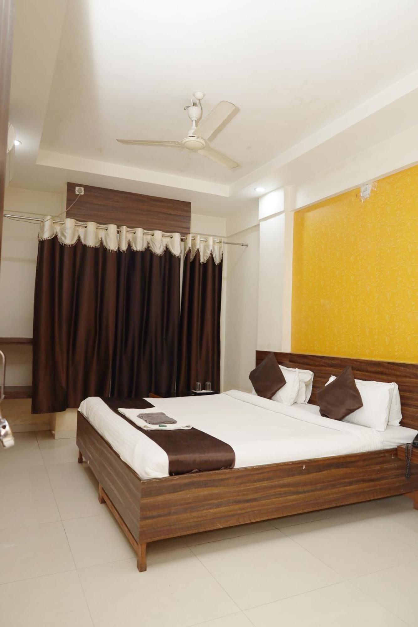 Hotel Sachidanand เชอร์ดี ภายนอก รูปภาพ